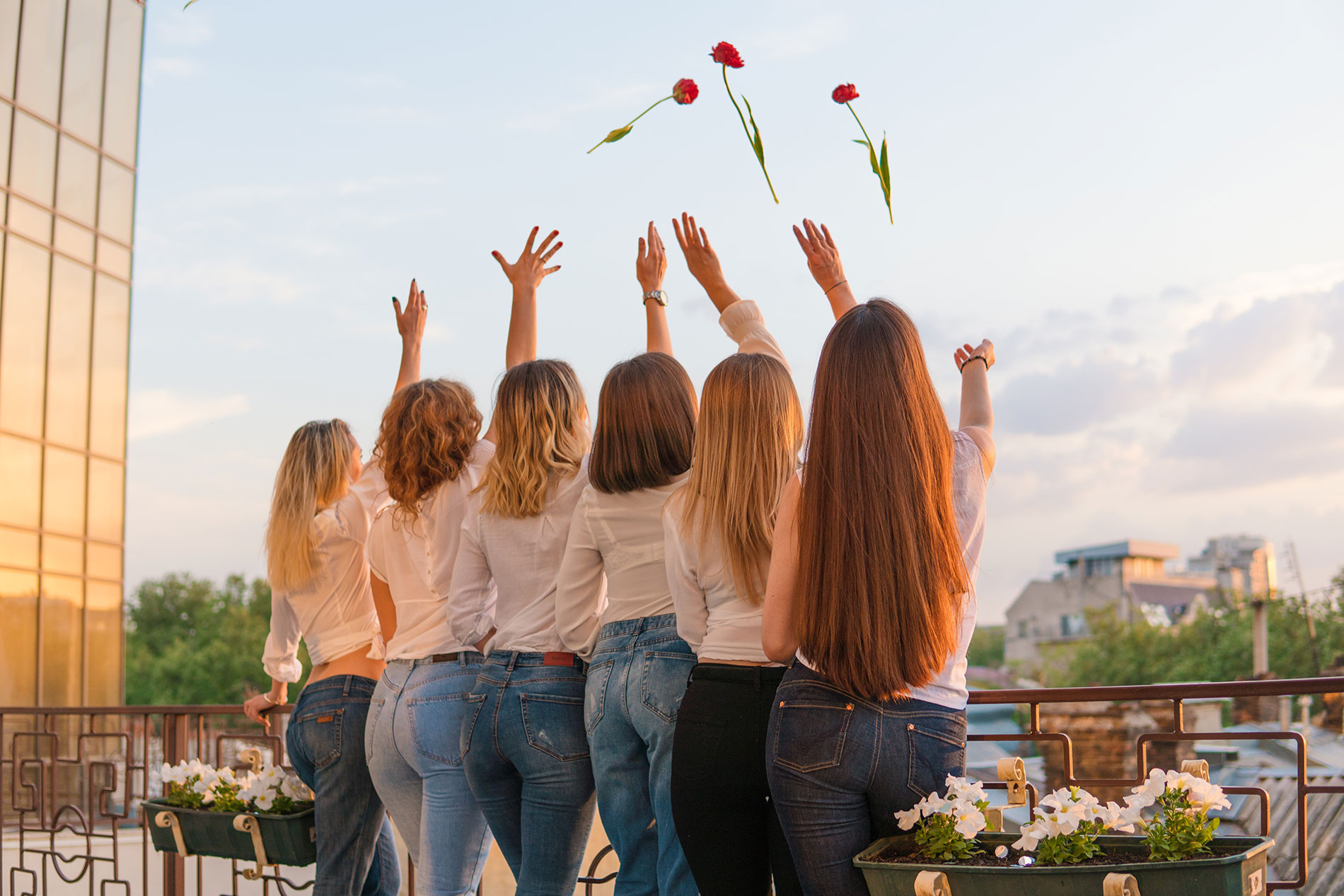 Freundinnen beim Junggesellinnenabschied